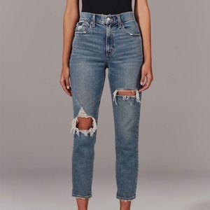 NWT Abercrombie and Fitch High Rise Mom Jeans